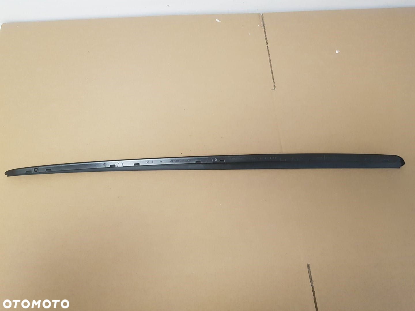 NOWA LISTWA ZGARNIAJĄCA  SZYBY PRZEDNIEJ PRZÓD PRAWA AUDI Q5 II 2 80A 17-24  80A854328B 9B9 - 3