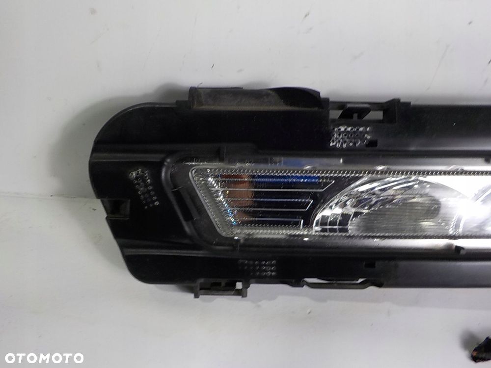 FORD MONDEO IV MK4 LIFT LAMPA PRAWA PRZEDNIA LISTWA HALOGEN LED DRL - 4