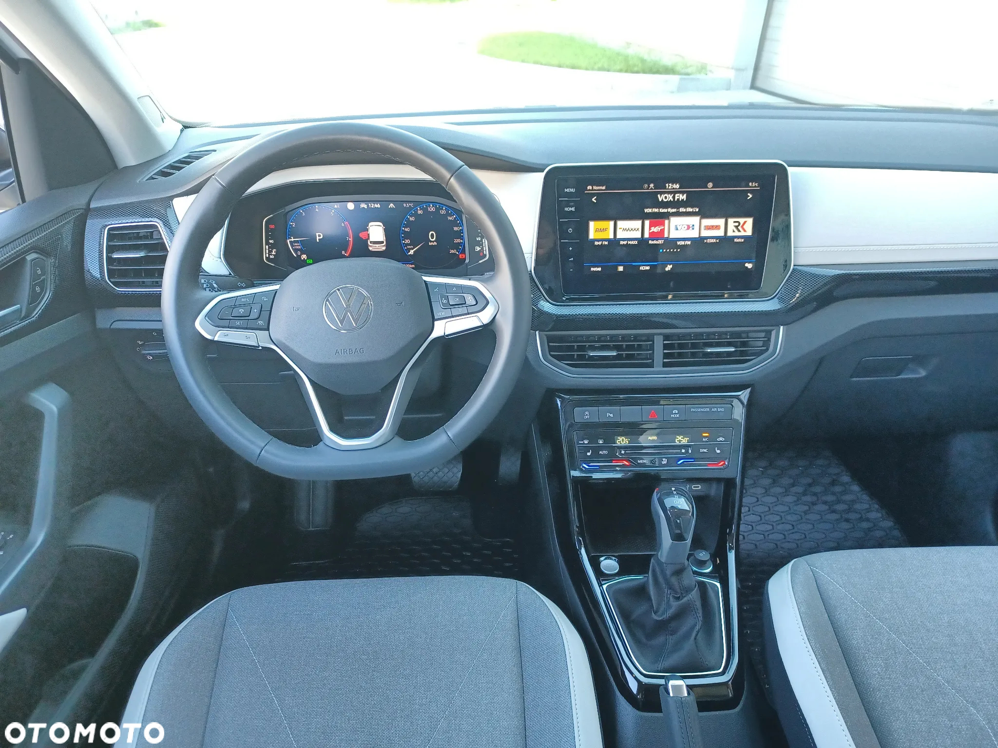 Volkswagen T-Cross 1.0 TSI Style DSG - 17
