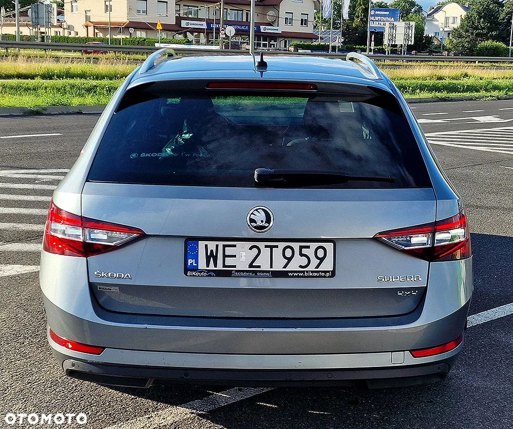 Skoda Superb 2.0 TDI 4x4 Style DSG - 5