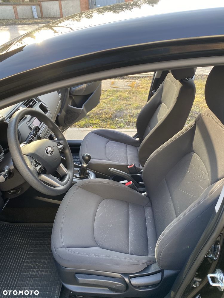 Kia Rio - 5