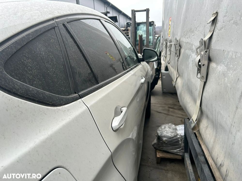 Aripa spate BMW X6 F16 - 2