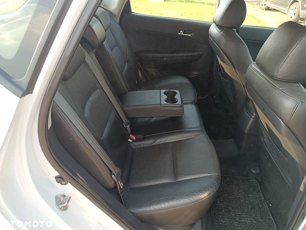 Hyundai i30 2.0 Premium - 32