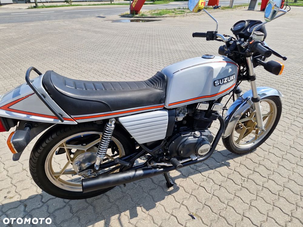 Suzuki GSX - 22