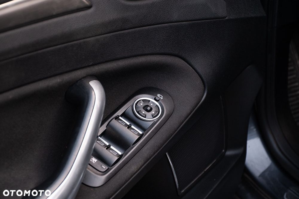 Ford Mondeo 2.0 TDCi Ambiente - 38