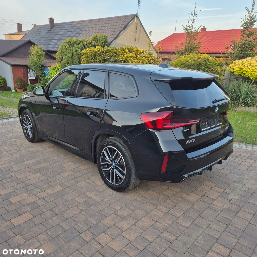 BMW iX1 xDrive30 M Sportpaket - 25