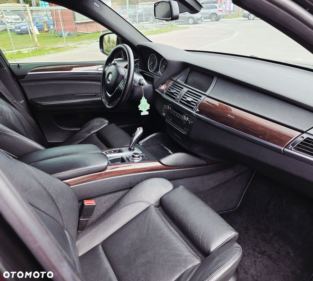BMW X6 - 14