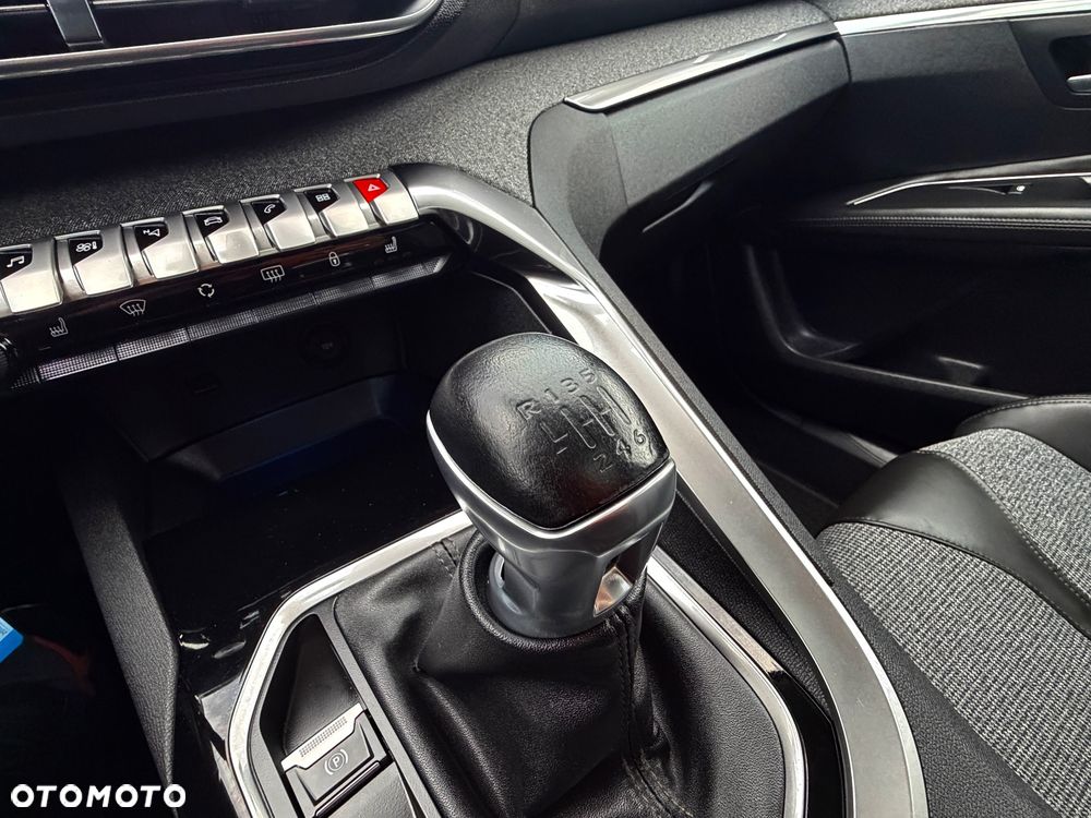 Peugeot 3008 PureTech 130 Stop & Start GPF Allure - 35