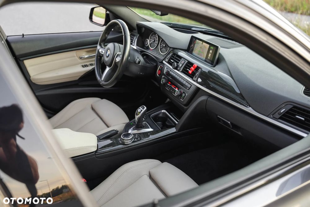 BMW Seria 3 335i Sport-Aut Sport Line - 20