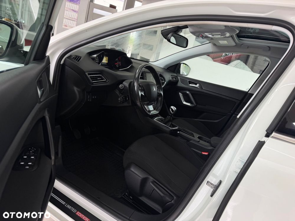 Peugeot 308 BlueHDi FAP 120 Stop&Start Style - 29