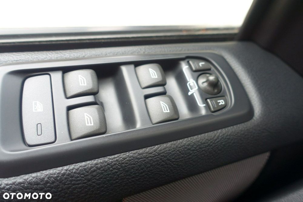 Land Rover Discovery - 25