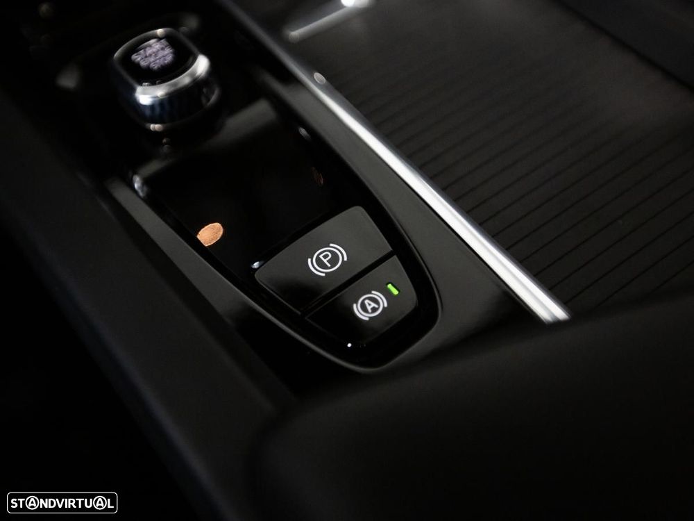 Volvo XC 60 2.0 T6 PHEV Inscription Expression AWD - 32