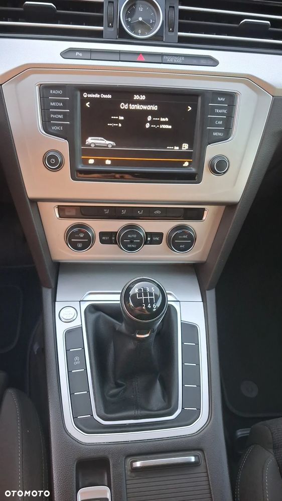 Volkswagen Passat 1.4 TSI BMT ACT Comfortline - 24