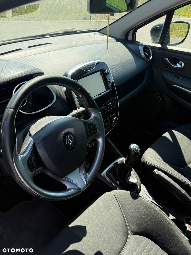 Renault Clio 1.2 16V 75 LIMITED - 9