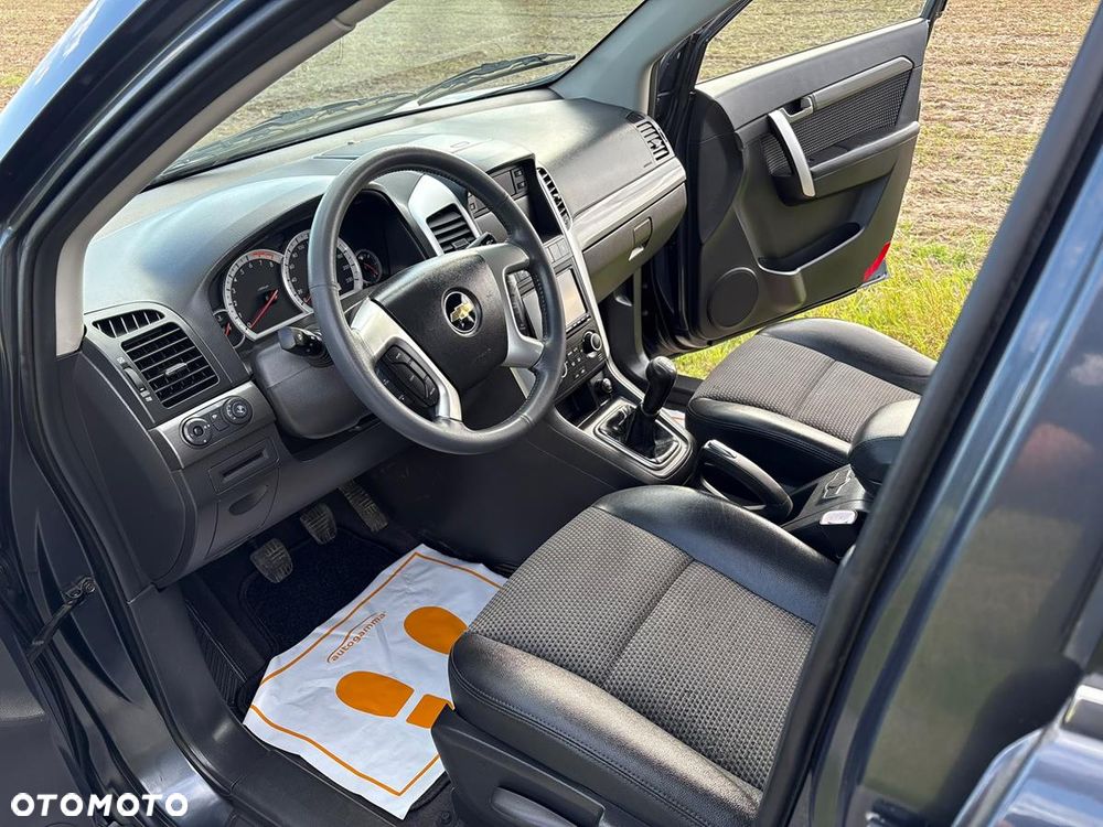 Chevrolet Captiva 2.4 4WD 7 Sitzer LT - 18