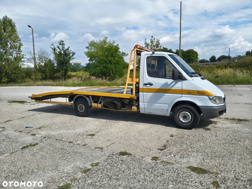 Mercedes-Benz Sprinter - 1