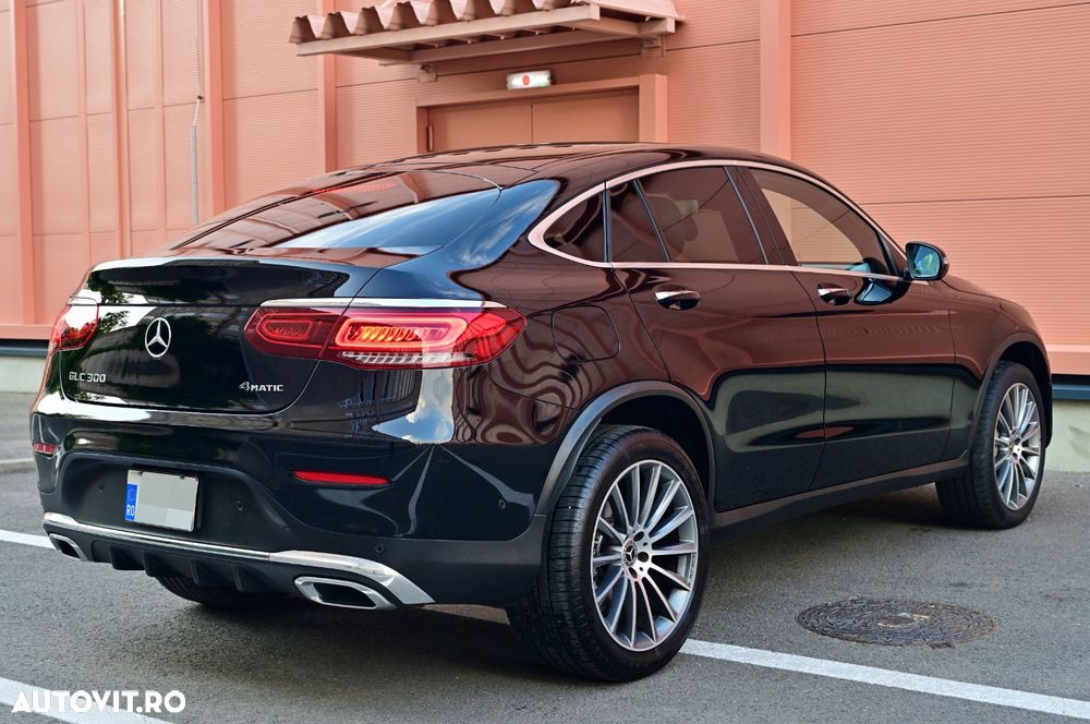 Mercedes-Benz GLC Coupe 300 4MATIC MHEV - 9
