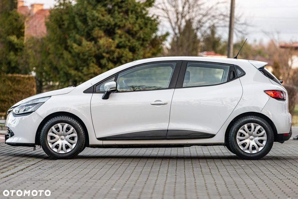 Renault Clio 1.2 16V 75 Life - 15