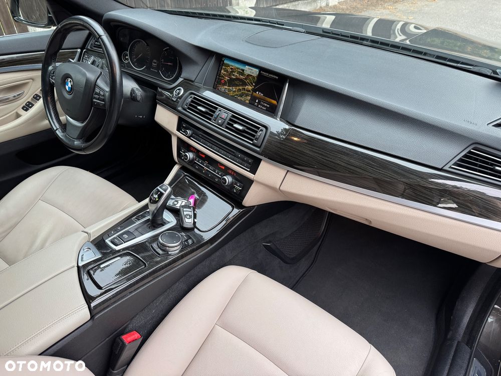 BMW Seria 5 525d xDrive Luxury Line - 25