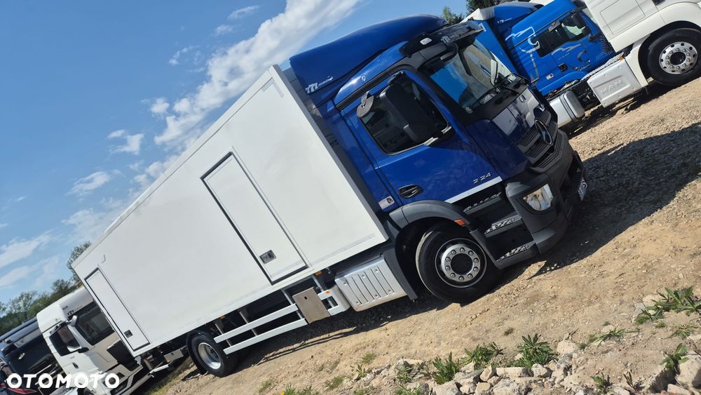 Mercedes-Benz Antos 1824 CARRIER VECTOR 1850 DRZWI + winda i 2x drzwi boczne / 8.35m / z Holandii / Axor man Tgm T1000-R THERMO King Supra 1850 1150 - 2