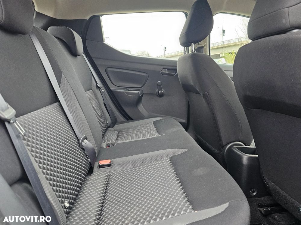 Nissan Micra 1.0L Visia - 12