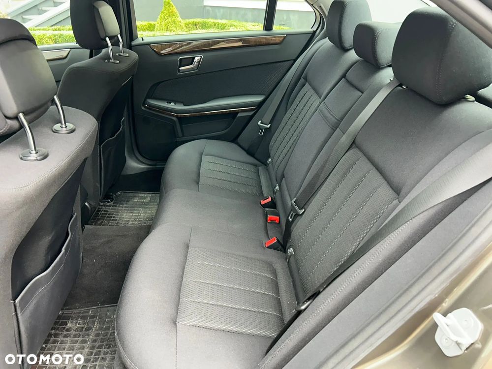 Mercedes-Benz Klasa E 200 CDI DPF BlueEFFICIENCY Automatik Elegance - 15