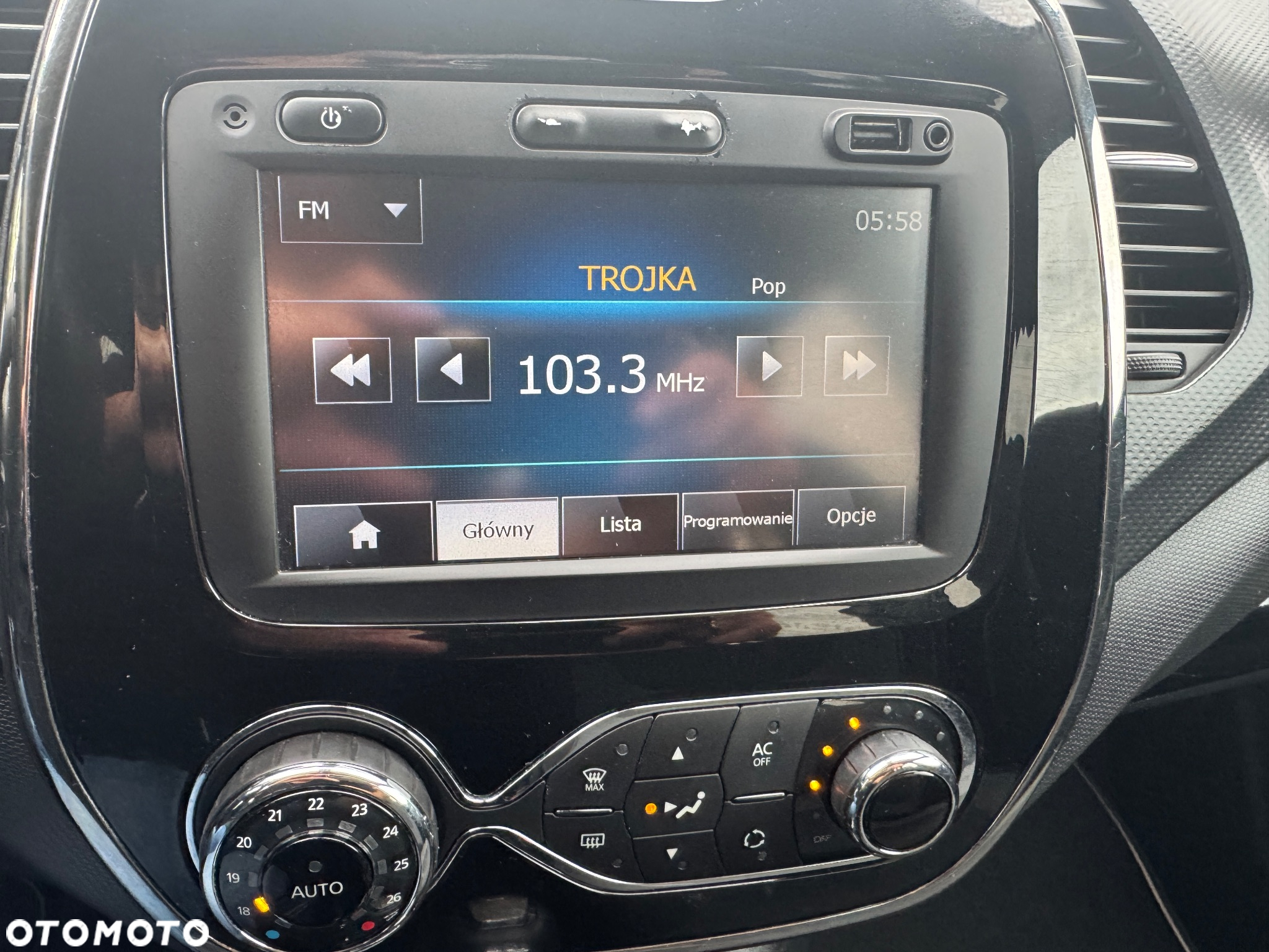Renault Captur (ENERGY) dCi 90 EDC LIMITED - 16
