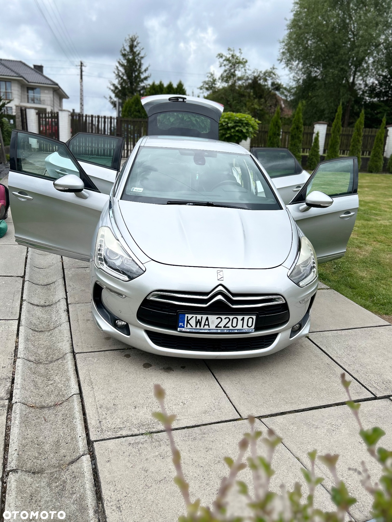 Citroën DS5 e-HDi 110 EGS6 Chic - 14