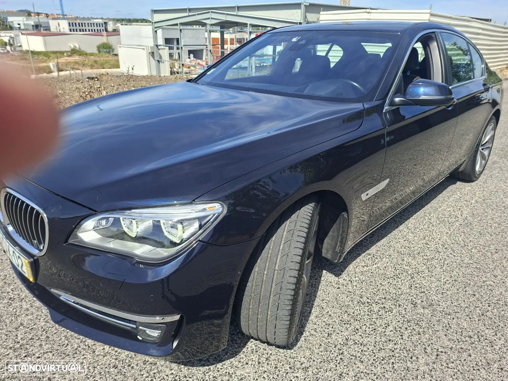 BMW 740 d Pack M - 12