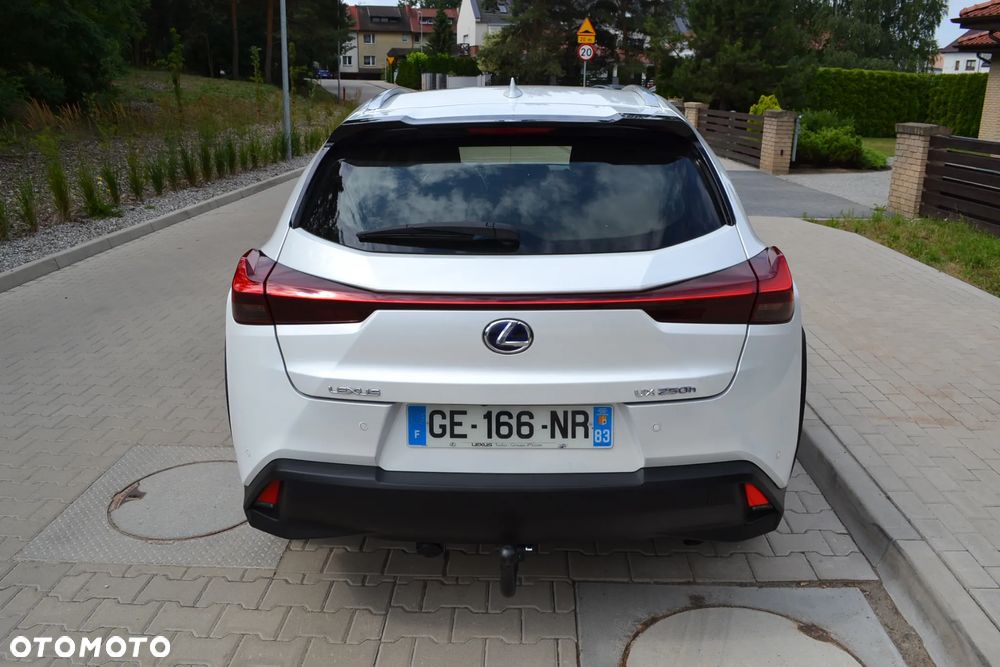 Lexus UX - 14