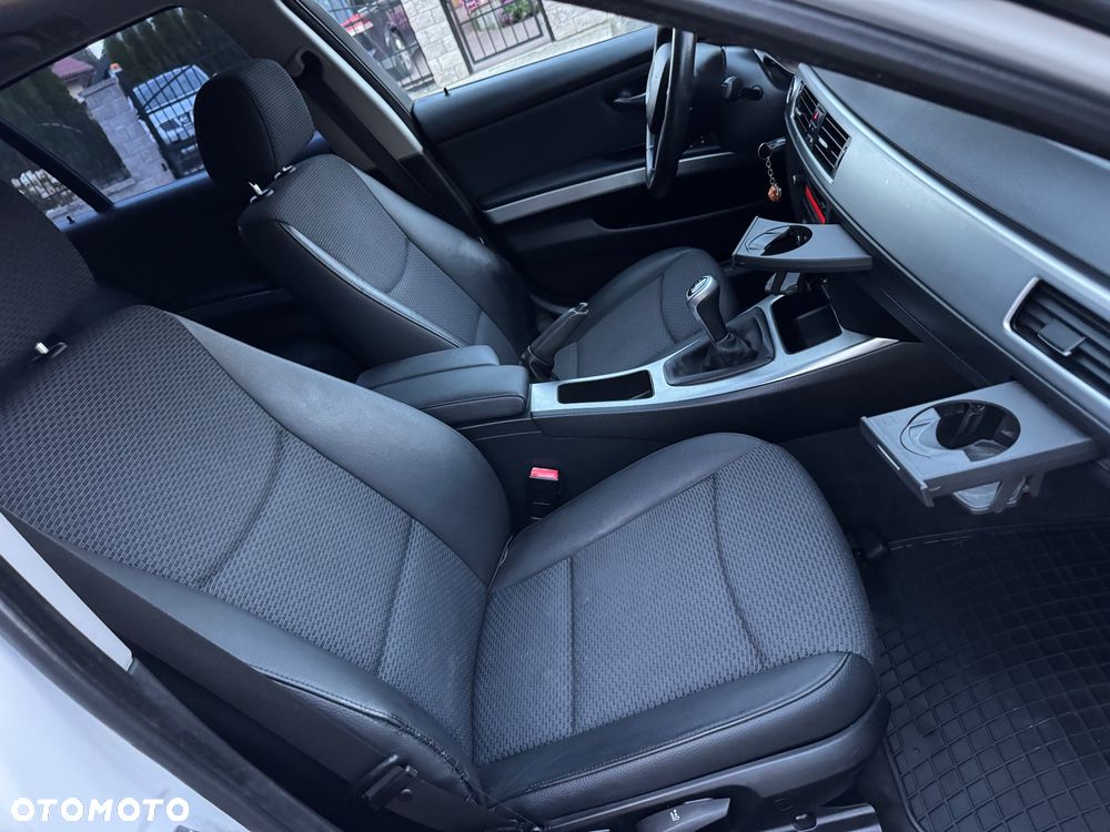 BMW Seria 3 320d DPF - 26
