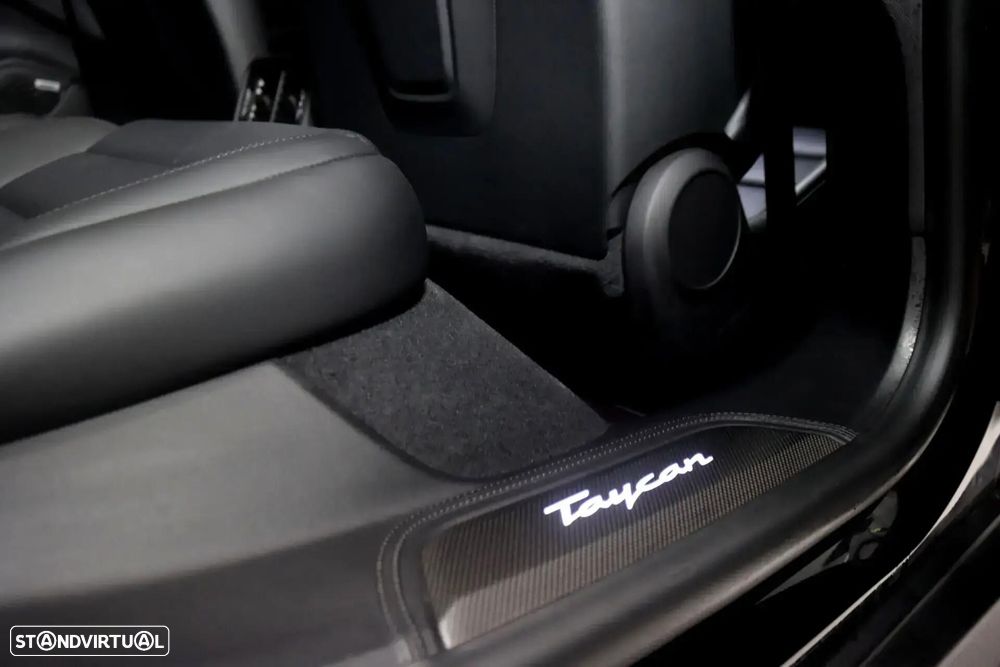 Porsche Taycan GTS - 27