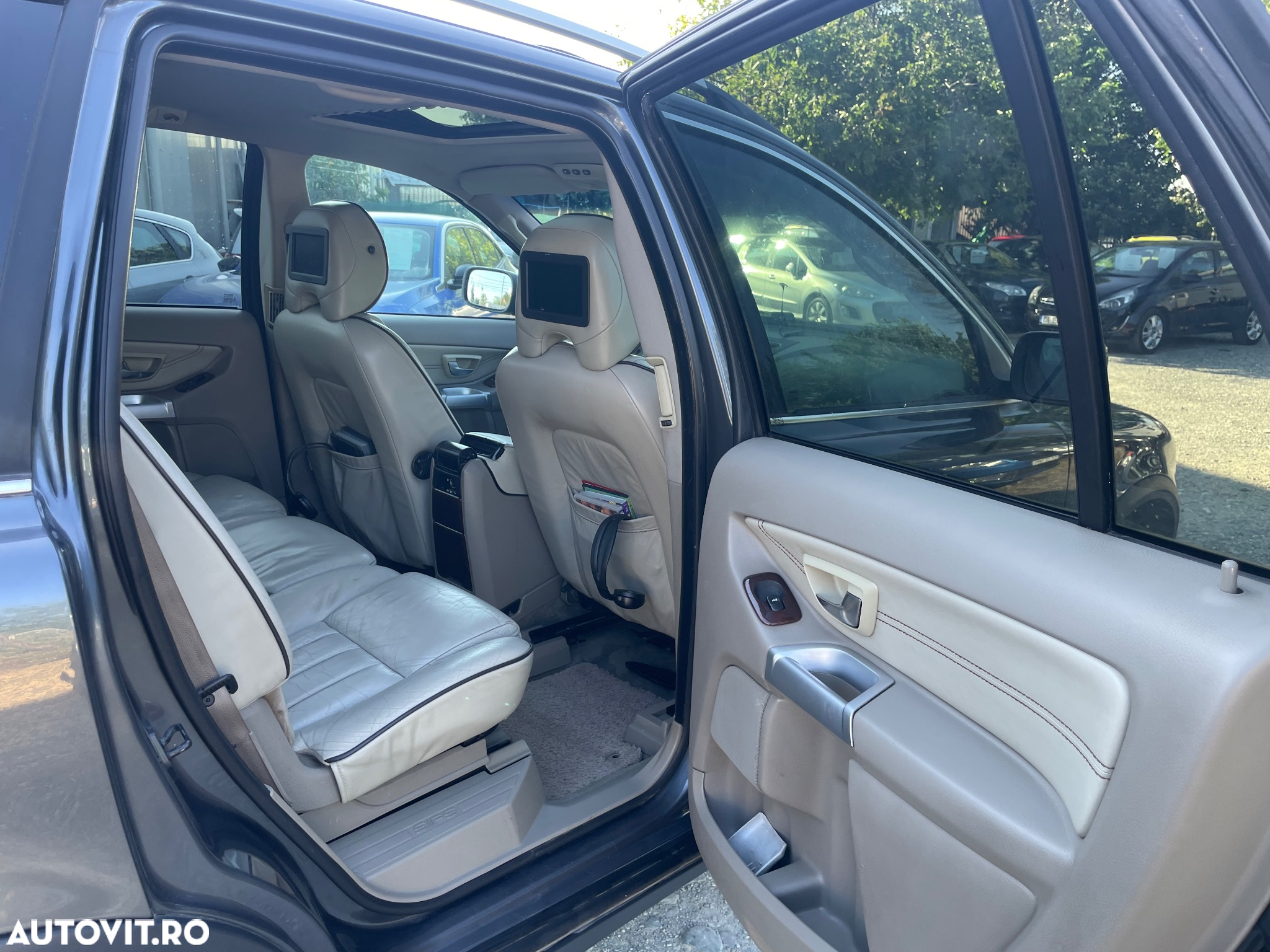 Volvo XC 90 - 13