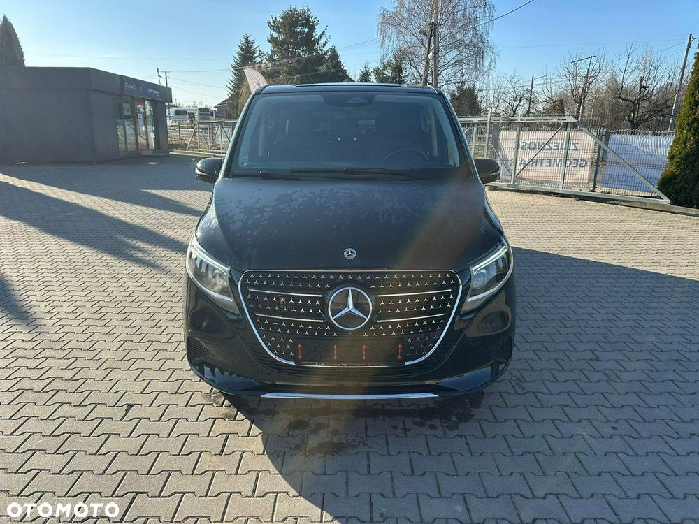 Mercedes-Benz Klasa V - 10