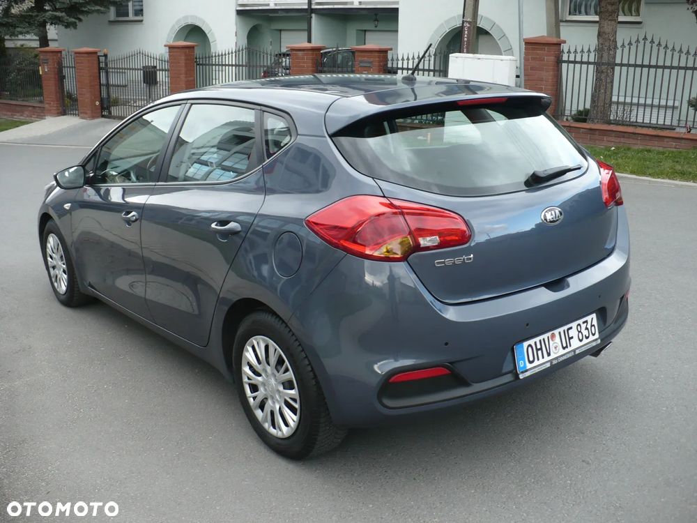 Kia Ceed 1.6 GDI Dream-Team Edition - 3