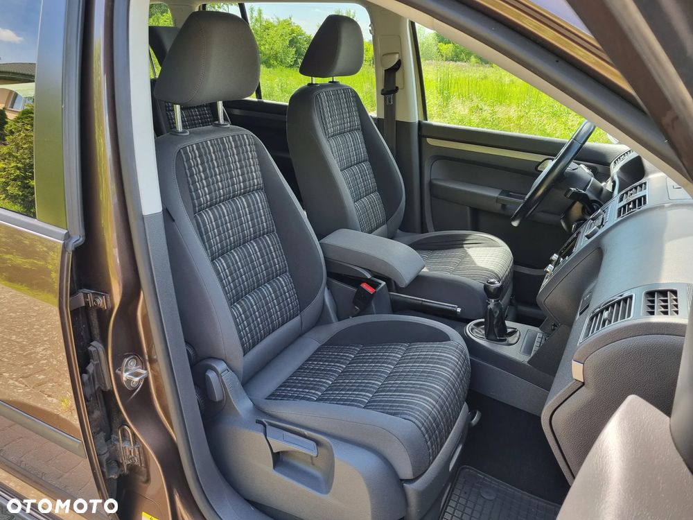 Volkswagen Touran 2.0 TDI DPF Cross - 16