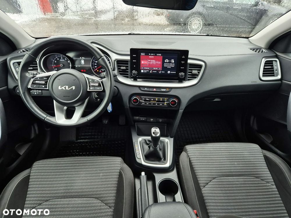 Kia Ceed 1.5 T-GDI M - 17