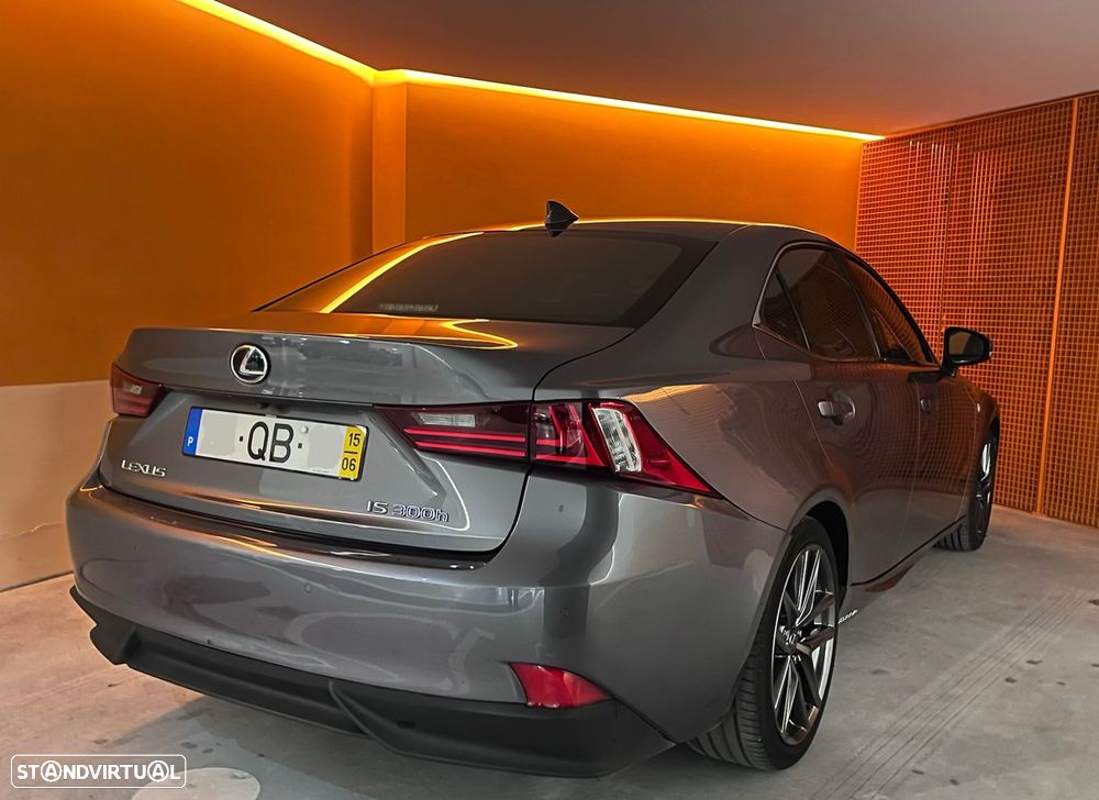 Lexus IS 300H F Sport - 4