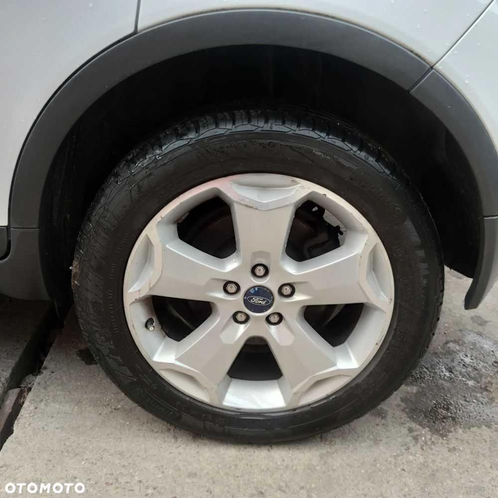 Ford Kuga 2.5 4x4 Titanium - 39