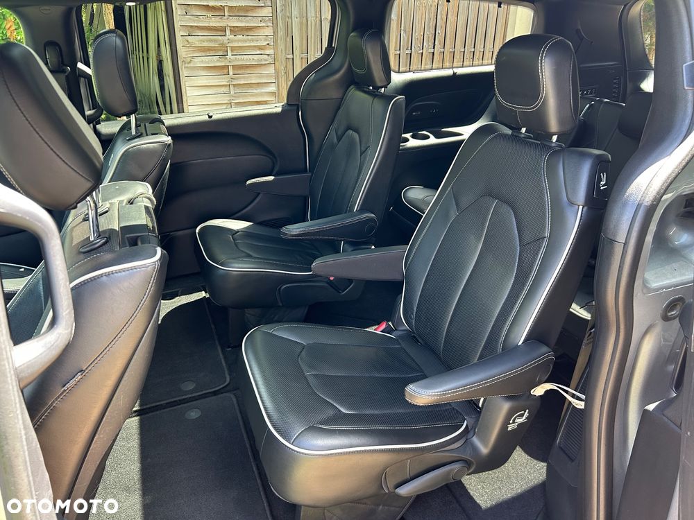 Chrysler Pacifica - 13