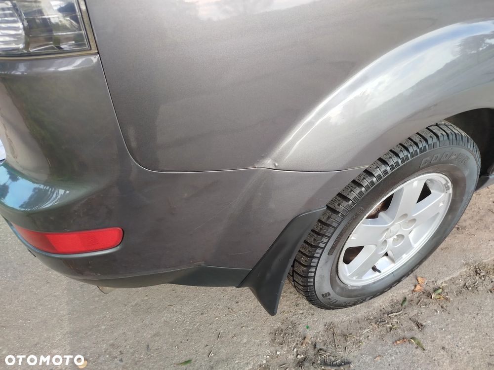 Mitsubishi Outlander - 23