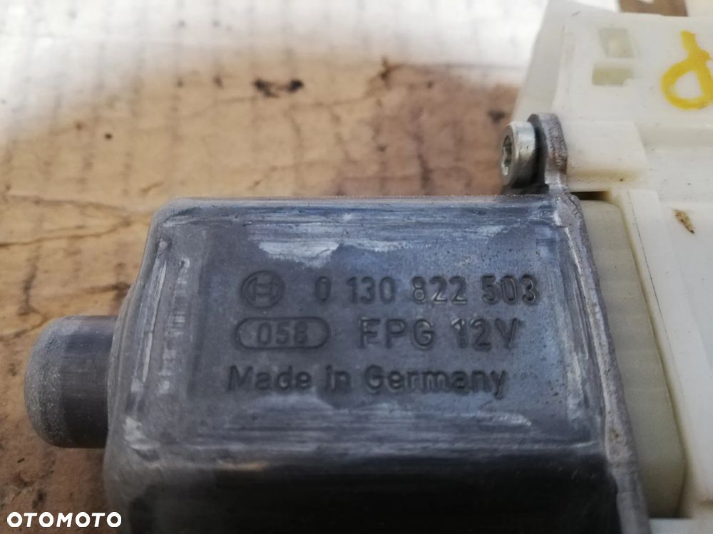 SILNICZEK SZYB LEWY PRZÓD MERCEDES C KLASA W212 - 3