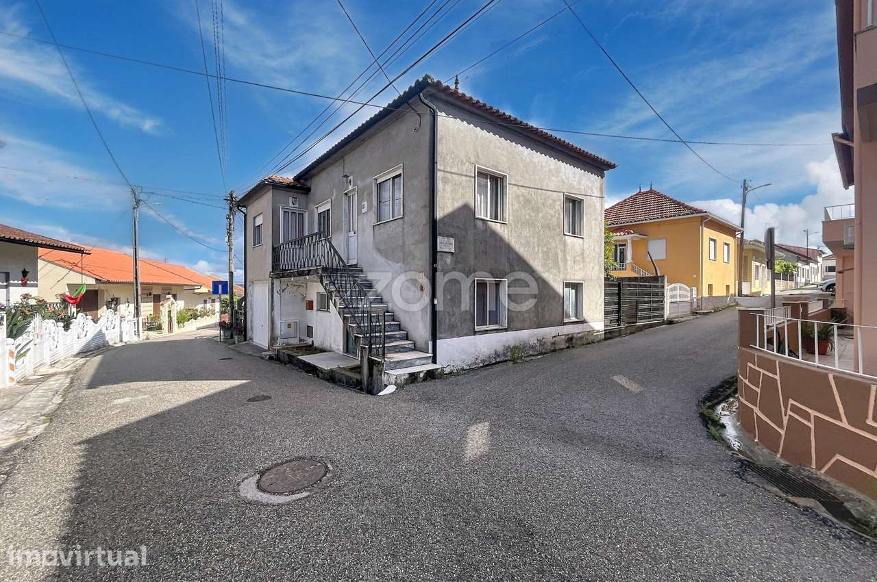 Moradia T4 com jardim e espaço exterior - Grande imagem: 5/42