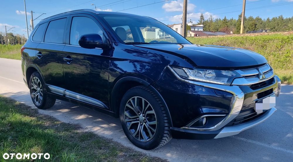 Mitsubishi Outlander 2.0 Intense + Navi 4WD CVT - 30