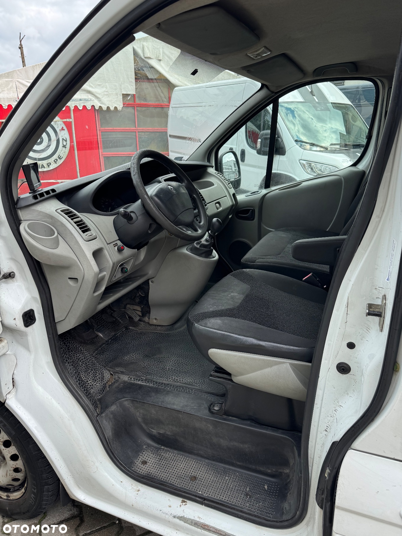 Renault Trafic - 10