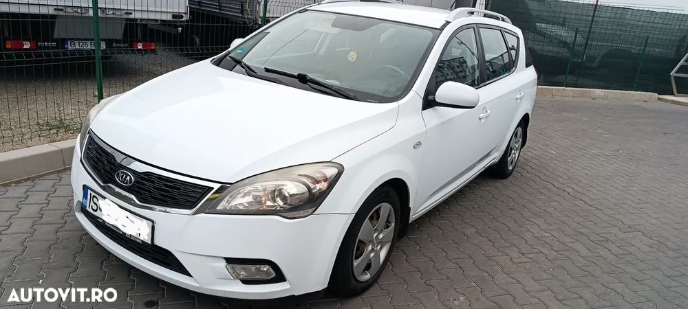 Kia Ceed 1.6 CRDi SW Spirit - 1