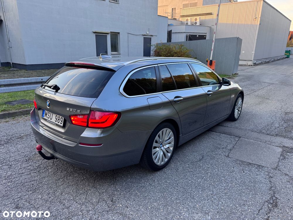 BMW Seria 5 530d xDrive Luxury Line - 36