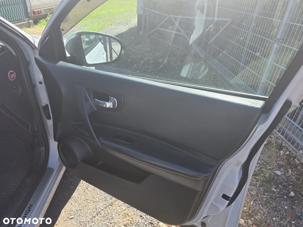 Nissan Qashqai 2.0 dCi 4 x 4 DPF tekna - 15