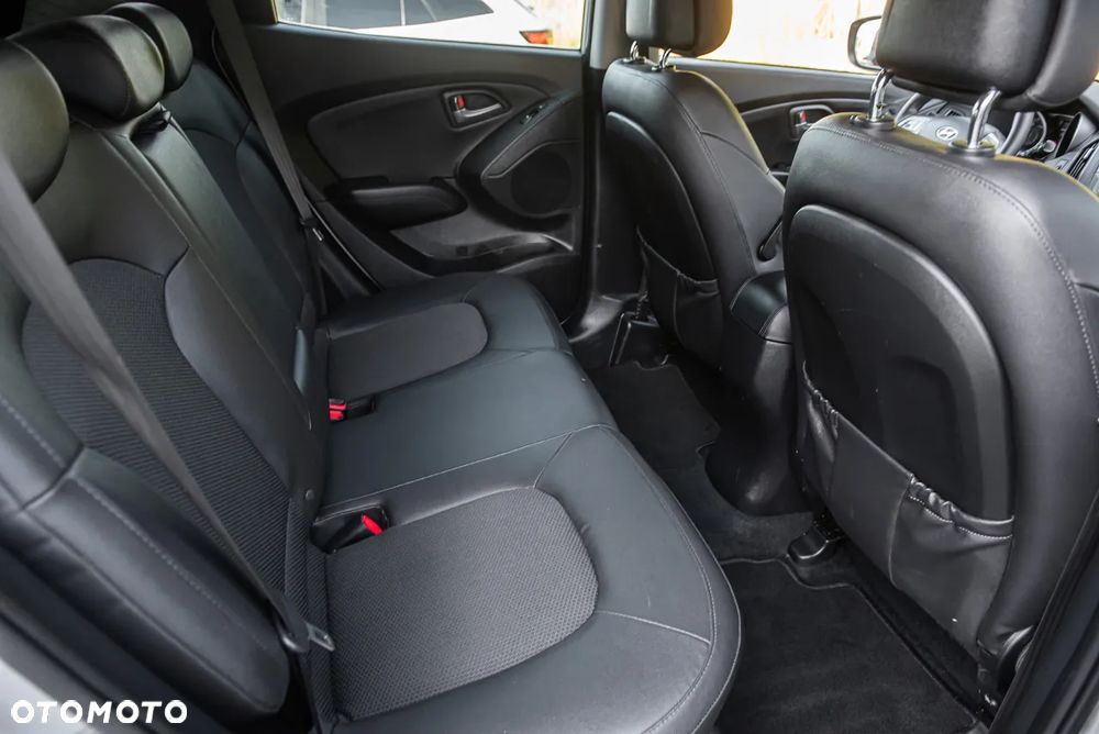 Hyundai ix35 1.7 CRDi 2WD blue Finale Silver - 29