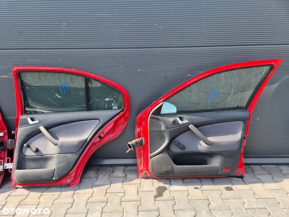 DRZWI LEWY  PRZÓD SKODA OCTAVIA I - 37